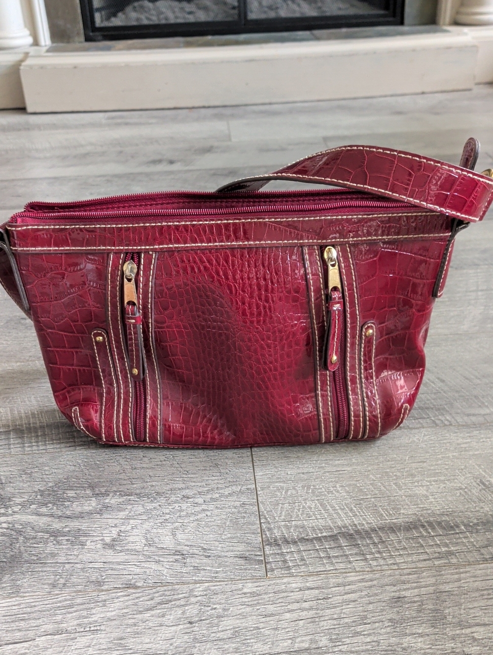 Liz & Co Vintage Vegan Croc-Embossed Red Shoulder Bag